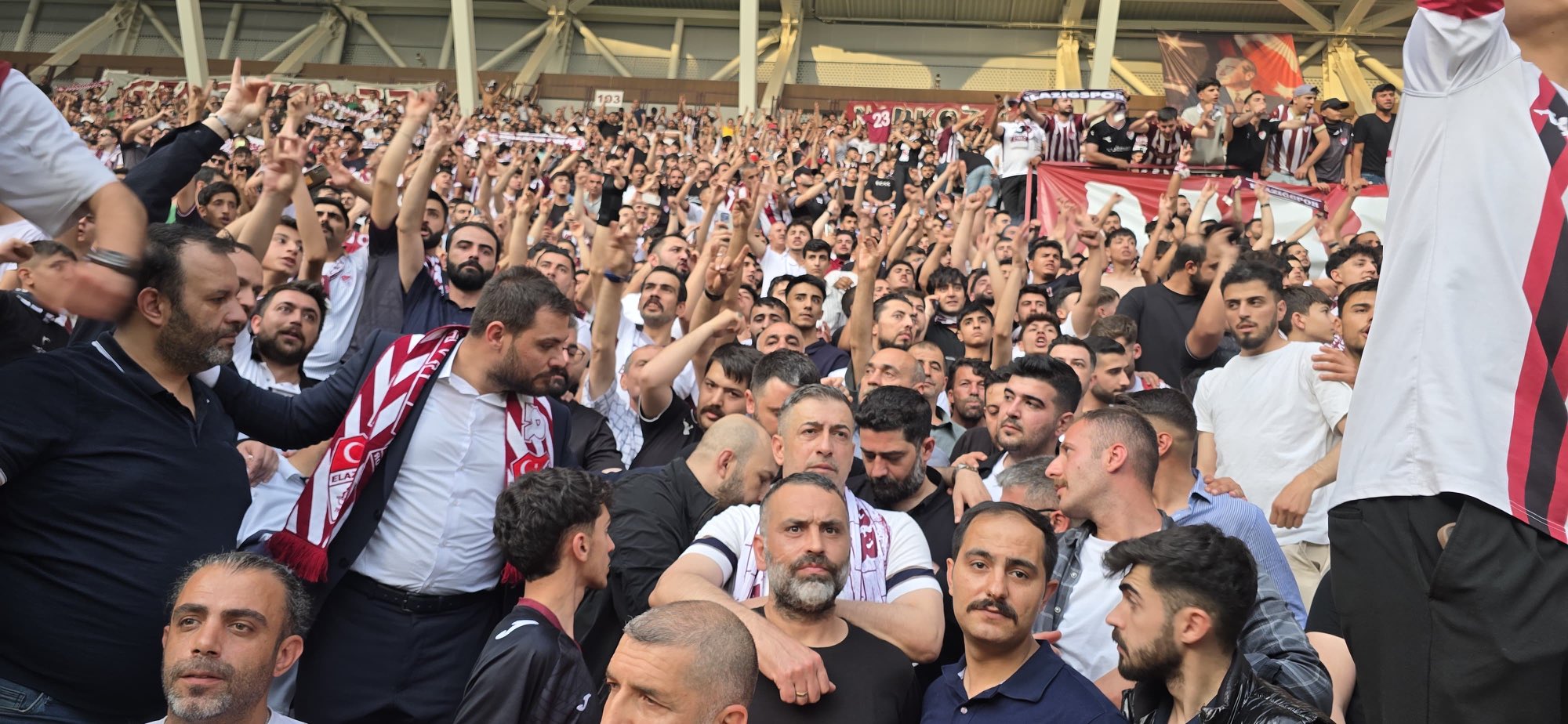 Türkiye 2. Lig Play-Off 3. tur rövanşında yarıda kalan karşılaşmada Elazığspor, Vanspor karşısında hükmen yenik sayıldı