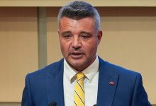 Uyuşturucu soruşturması kapsamında gözaltına alınan Fenerbahçe Spor Kulübü Başkanı Sadettin Saran, savcılıktaki ifade işlemlerinin ardından adli kontrol şartıyla serbest bırakıldı.