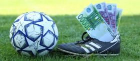 Çekya’da futbol dünyasını sarsan büyük bir şike ve bahis manipülasyonu operasyonu başlatıldı.