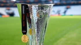 Aston Villa-Freiburg, 20 Mayıs 2026 Çarşamba akşamı Tüpraş Stadı’nda kupayı kazanmak için sahaya çıkacak.