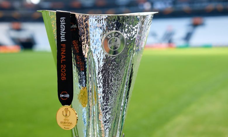Aston Villa-Freiburg, 20 Mayıs 2026 Çarşamba akşamı Tüpraş Stadı’nda kupayı kazanmak için sahaya çıkacak.