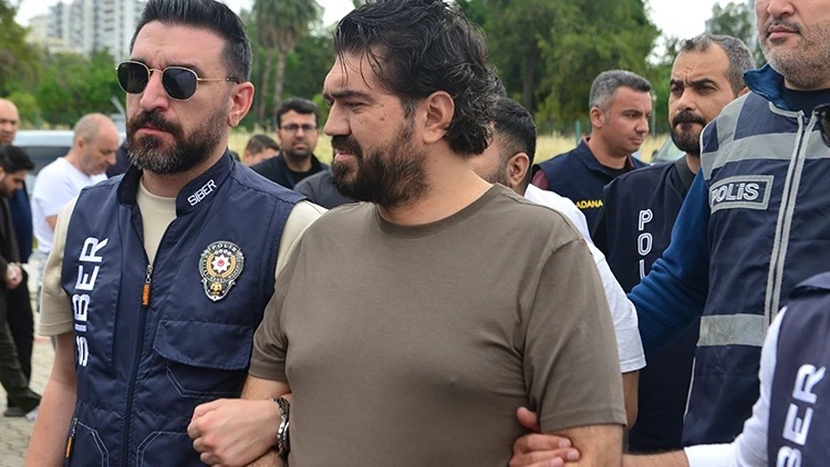 Rasim Ozan Kütahyalı tutuklandı 1 Rasim Ozan Kütahyalı ile suç örgütü elebaşısı olduğu öne sürülen Selahattin Akın Uzun hakkında tutuklama kararı verildi