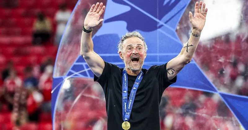 Luis Enrique ile ilgili tüm haberler Futbolistan'da Luis Enrique haberleri, gelişmeleri ve Luis Enrique fotoğrafları yer alıyor.
