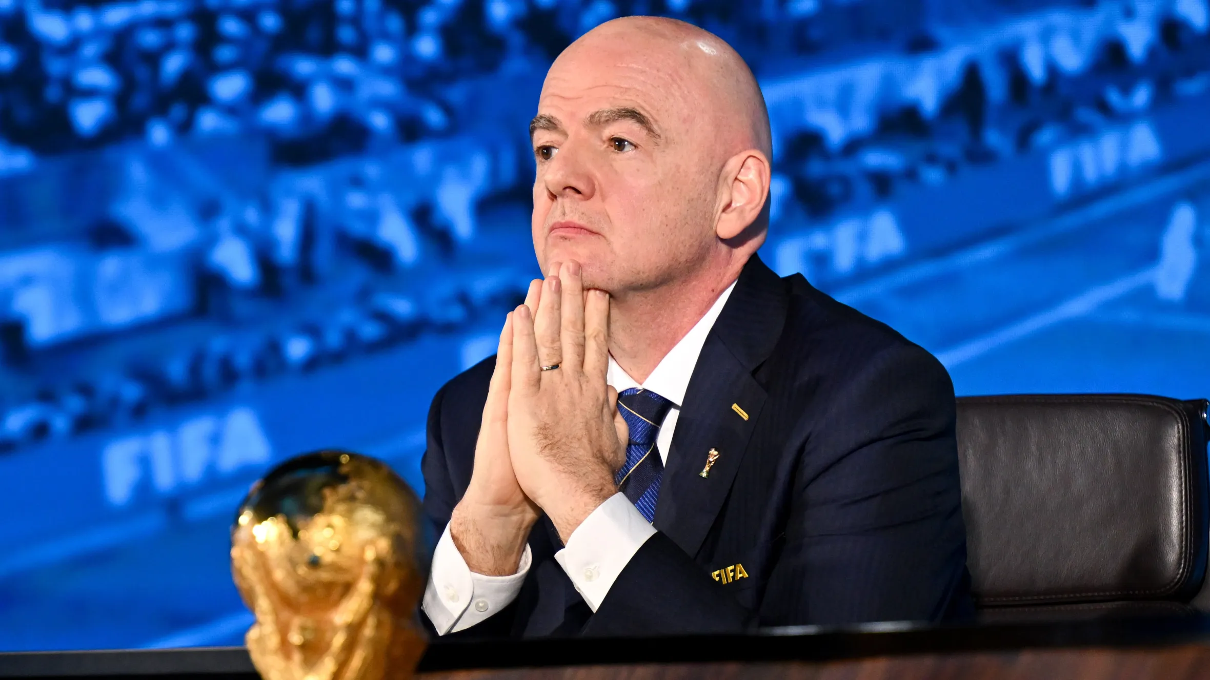 Gianni Infantino krizi sonrası FIFA Başkanı'na yönelik eleştiriler artarken, Dünya Kupası yatırım planı geri çekildi