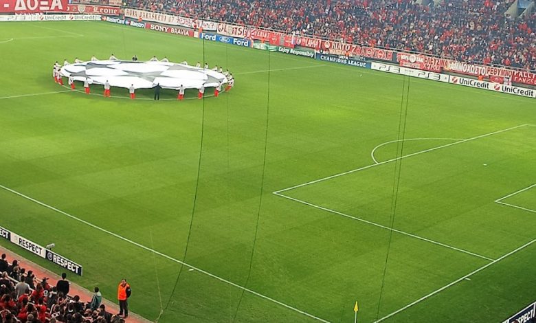 Olympiakos NEC Nijmegen Maçı: ŞL Ön Elemesinde Kritik Hafta 1 Pire'deki Georgios Karaiskakis Stadyumu'nun sahası ve tribünleri