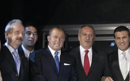 Mesut Yılmaz Galatasaray, Trabzonspor'u yensin diye Bakan Eyüp Aşık'ı Trabzon'a göndermiş 1 arda turan galatasaray ulusoy terim agar