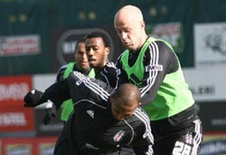 Beşiktaş Bucaspor 'a hazırlanıyor / Beşiktaş haberleri 1 besiktasbucayahazirlaniyor futbolistan 18 ocak 2011