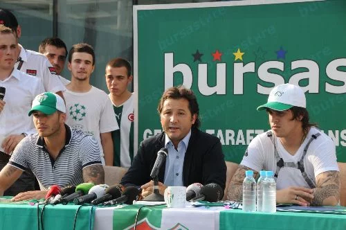 Bursaspor Arjantinli golcü Nunez ve Sırp stoper Stepanov'a 3'er yıllık imza attırdı 1 bursaspor1