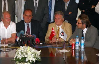 Taraflar medyaya yüklendi ve neşe içinde ayrıldılar! 1 denizli mustafa demiroren futbolistan