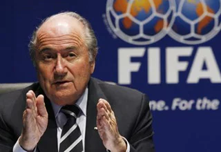 FIFA Başkanı Sepp Blatter; Ülke liglerinde çok takım var 1 fifabaskanıseppblatter futbolistan 05 ocak 2011
