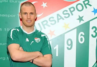 Bursasporlu Miller, Altidore ile Batalla imza gününe katıldı 1 kenny miller bursaspor