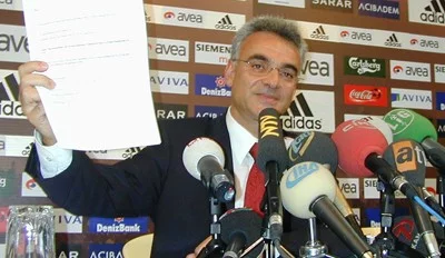 Galatasaray Başkan Adayı Mehmet Helvacı listesini açıkladı 1 mehmet helvaci listesini acikladi futbolistan e1303399037870