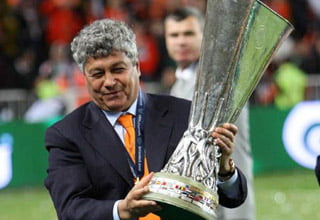 mircealucescu dunyanin en iyi 11. teknik adami futbolistan 04 ocak 2011