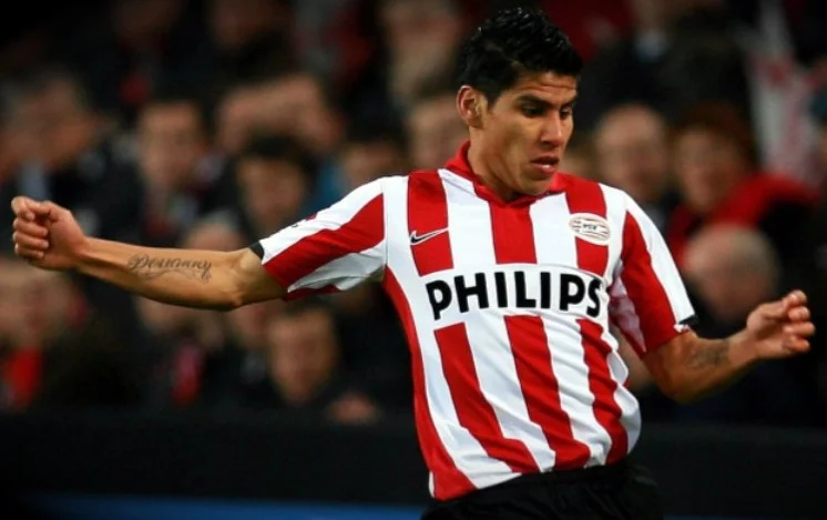 PSV'li Salcido Bursaspor'da 1 salcido5 e1278505872562