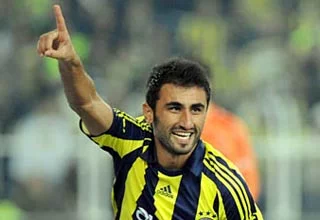 Fenerbahçeli Selçuk Şahin; 9 puanlık farkı kapatabiliriz 11 selcuksahin futbolistan 29 aralik 2010