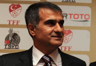Şenol Güneş; Şampiyon olduktan sonra görevi bırakabilirim 1 senolgunestsydseminer futbolistan 05 ocak 2011