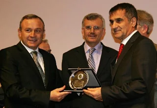 Şenol Güneş; Büyük takımlar asla sıkıntılara teslim olmaz 10 trabzon valisi recep kizılcik milletvekili cevdet erdol