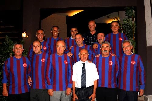 Trabzonspor'da Liverpool maçı öncesi efsane isimler bir araya geldi 1 trabzonefsane