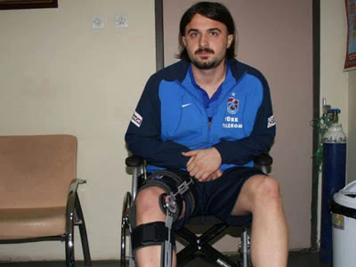 Trabzonspor kalecisi Onur tedavi için Amerika 'ya gidiyor 1 trabzonspor kalecisi onur amerikaya gidiyor