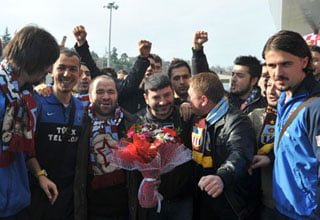 Trabzonspor'a muhteşem karşılama 1 trabzonspor karsilama futbolistan 250111