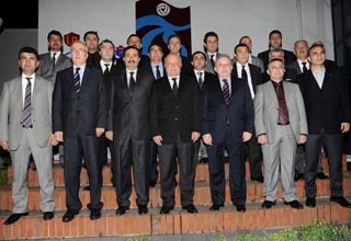 Aziz Yıldırım 'ın Türk futboluna hiçbir katkısı olamaz, olmuyor da 1 trabzonspor yeni yonetimi