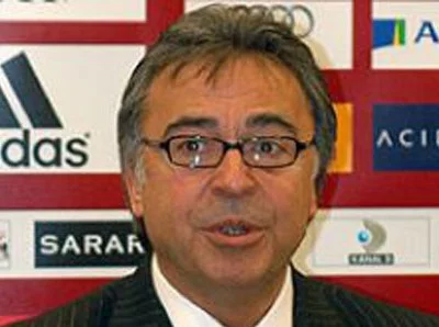 Galatasaray 'da Turgay Kıran'ın listesi belli oldu 1 turgay kiran listesini acikladi futbolistan e1303398406384