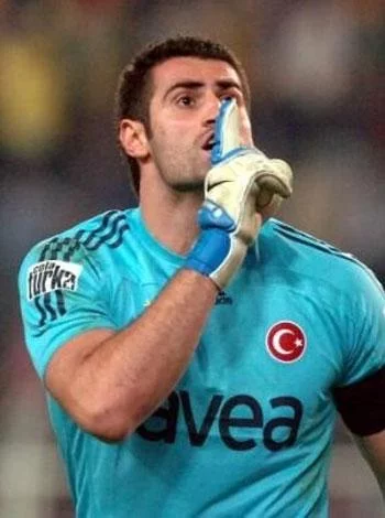 Volkan Fenerbahçe'de kaldı 1 volkan demirel 21