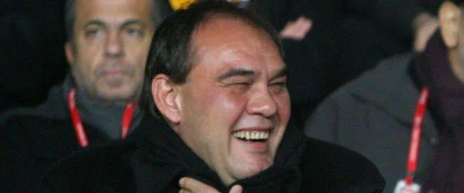 Yıldırım Demirören, yeni yönetimlerin önünü kesiyor! 1 yildirimdemiroren guluyor